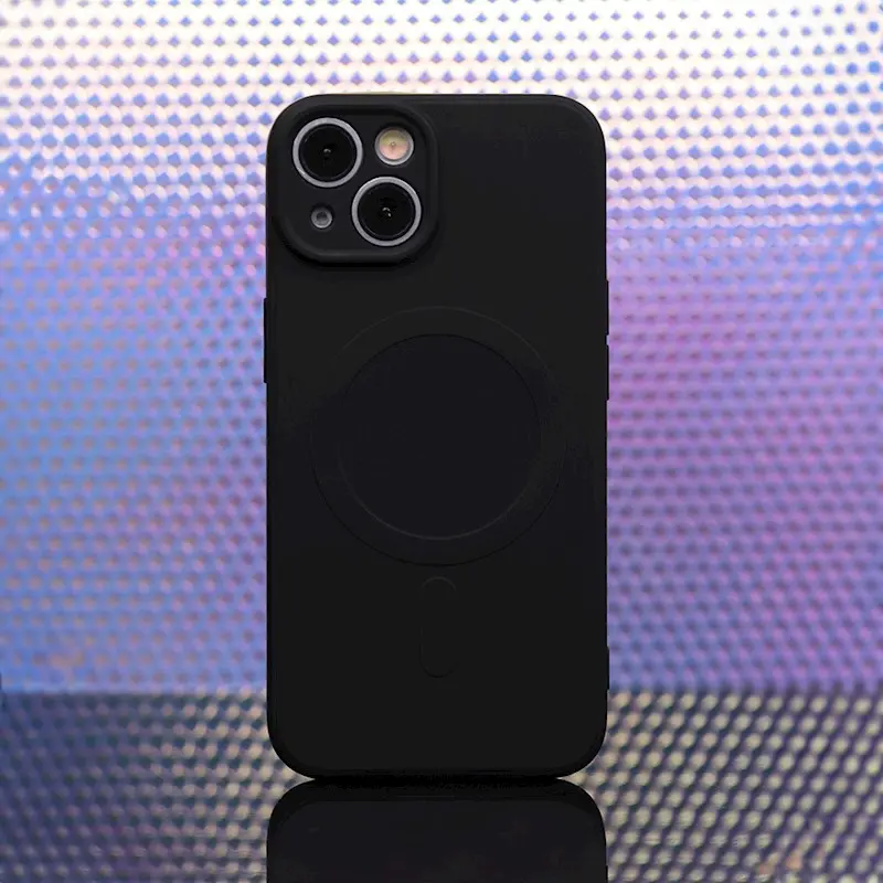 Silikonový kryt s magnetickým nabíjením Apple iPhone 13 Pro, černý